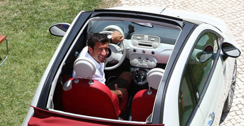 O número 7 do Fiat 500 foi para o ex jogador Figo