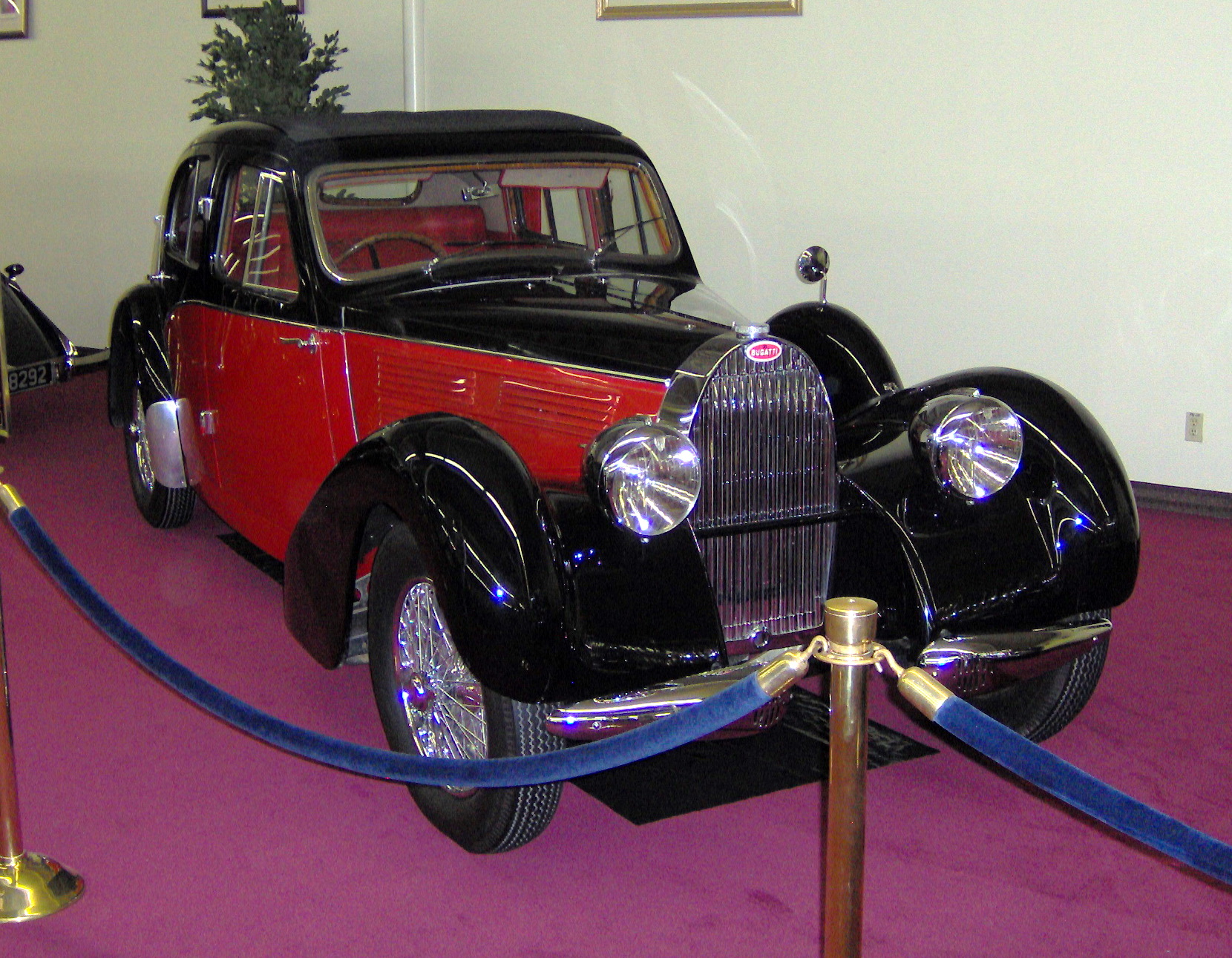 Bugatti_Type_57C_Galibier_Saloon_1939